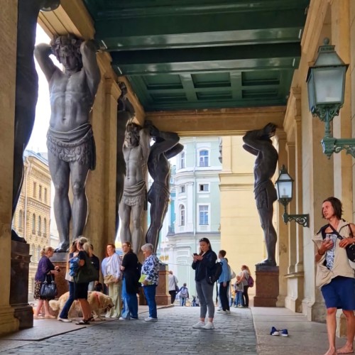 Пешком по Петербургу