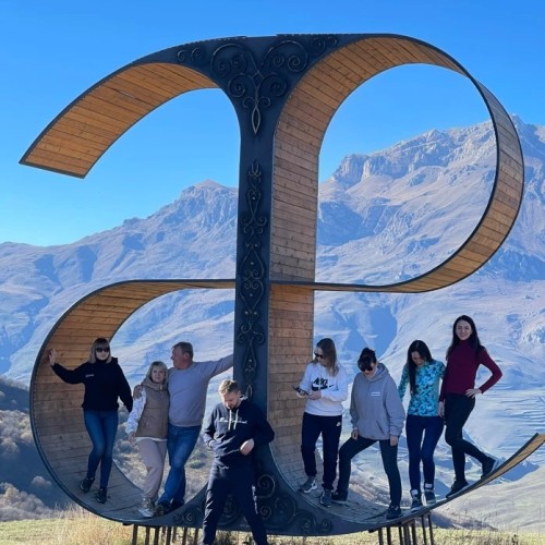 Автотрип по Северной Осетии: ущелья, башни, арт-объекты