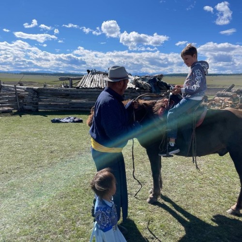 Два глубочайших озера-брата: путешествие на север Монголии и на Ольхон