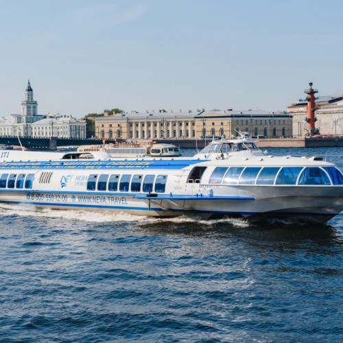 Мегатур 2 в 1: в Кронштадт и Петергоф по воде на скоростных судах