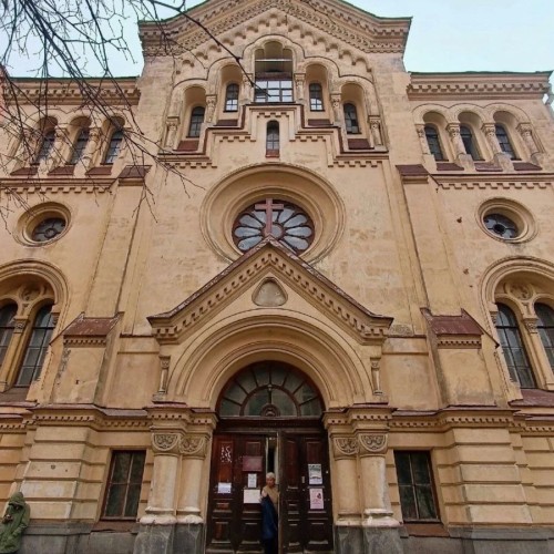 (Не)церкви: парадный Петербург и его контрасты