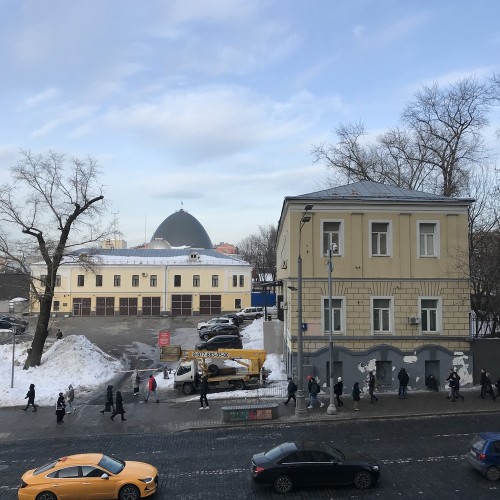 «Разрешите представиться. Маяковский»