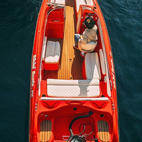 Индивидуальная прогулка на катере по рекам и каналам Санкт-Петербурга