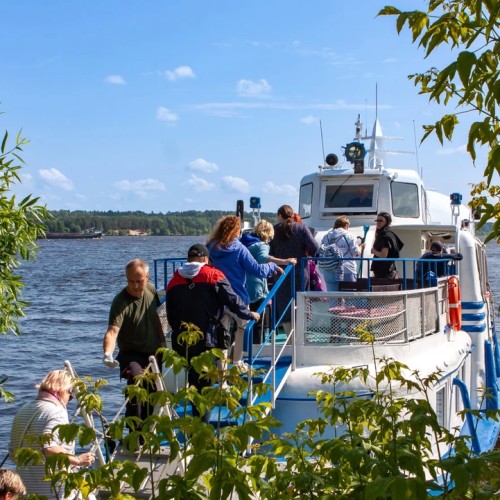 Выходные в Кинешме, Суздале и Плёсе с круизом по Волге и пикником на берегу