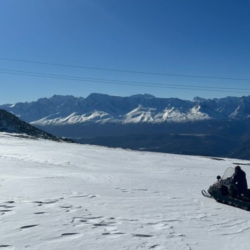 Зимний Алтай: снежные горы, незамерзающие озёра и тысяча лебедей