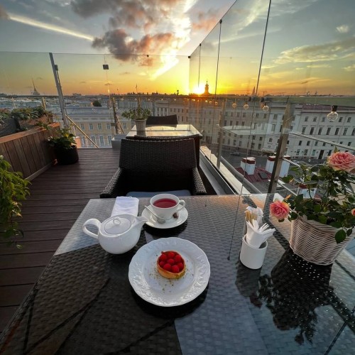 Три взгляда на город: неклассическая прогулка по Петербургу