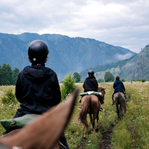 Алтай — активный: конная прогулка, лёгкий сплав и треккинг к горным озёрам + топовые локации