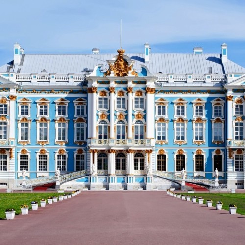 Из Петербурга — в роскошное Царское Село на минивэне