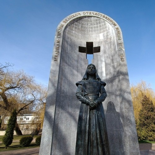 От героев иных времён не осталось порой имён...