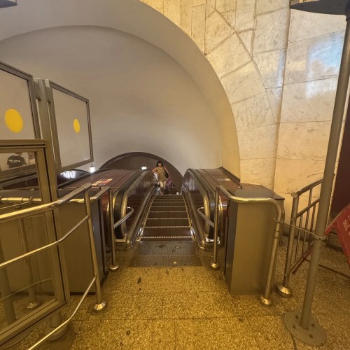 Петербургский метрополитен: обзорная экскурсия по историческим станциям метро