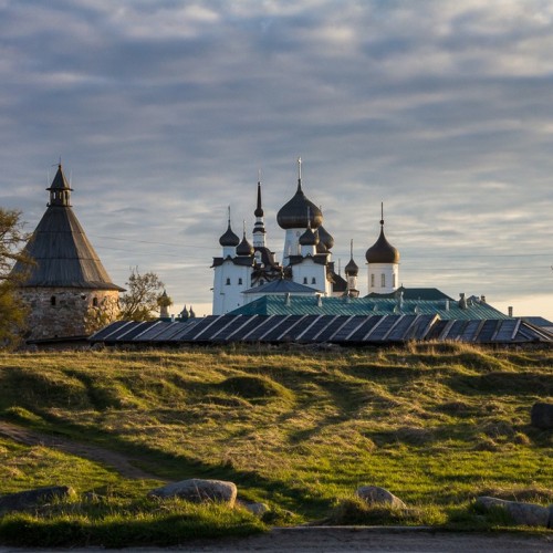 Путешествие на Соловки: погружение в историю, прогулки на катере, лодке и пешком