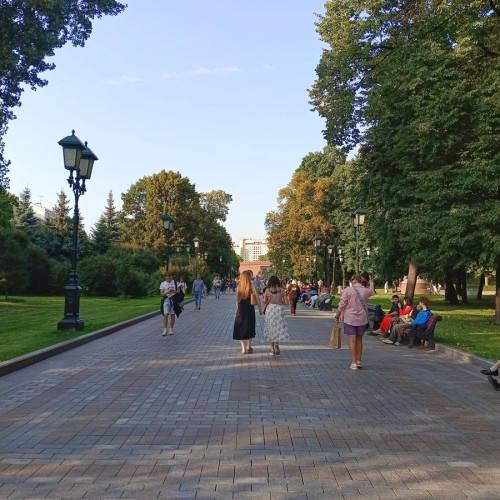 Загадки и шифры Александровского сада: подвижная экскурсия-квест для всей семьи