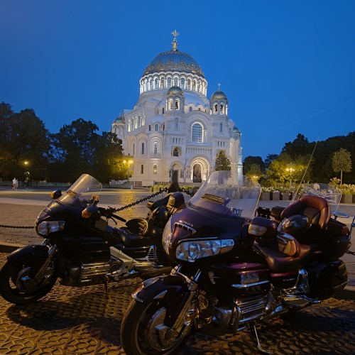 В Кронштадт и Петергоф — на мотоцикле из Петербурга