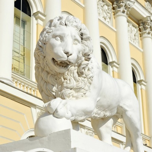 Идём на экскурсию в Русский музей с гидом (билеты включены)