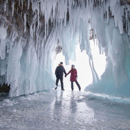 Расслабленное путешествие на Байкал с опциональными экскурсиями: Ольхон, Листвянка и много льда