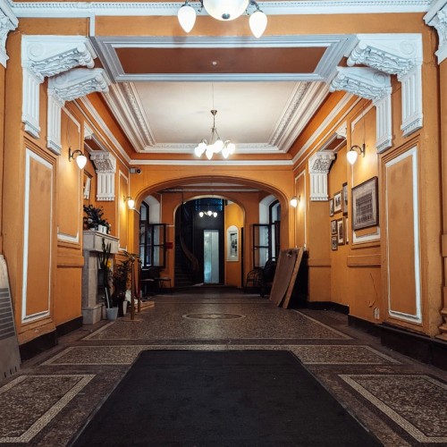 Душа Петербурга: парадные, дома и тайные дворы