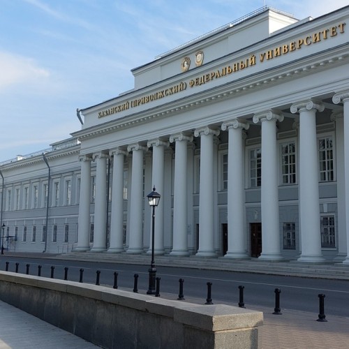 Красивые истории Кремлёвской улицы
