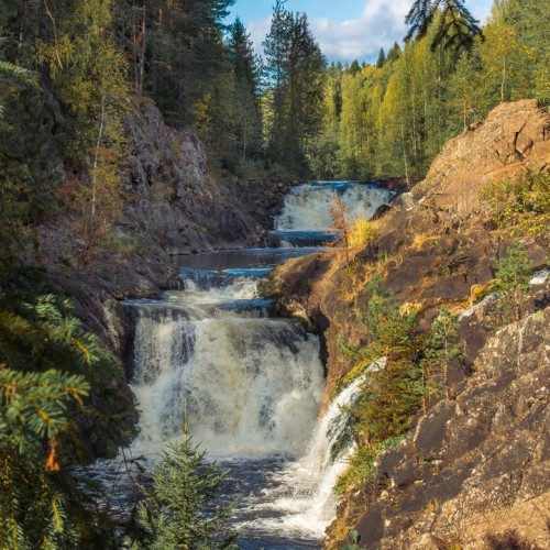 Популярная Карелия: топовые места и отдых в глэмпинге на берегу Ладоги