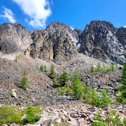 К ледникам: треккинг налегке в ущелье Актру с проживанием на турбазе