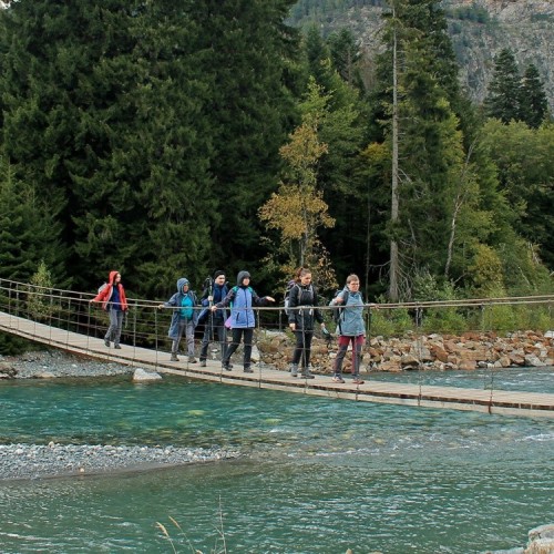 Прогулки по Домбаю: треккинги налегке к ущельям, горам и озёрам