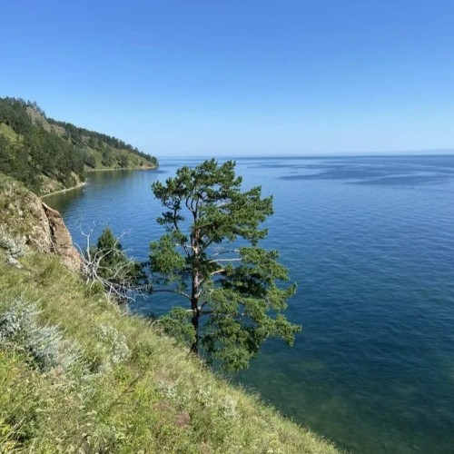 Треккинг по экотропе вдоль озера Байкал