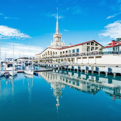 Морская прогулка на двухпалубной яхте