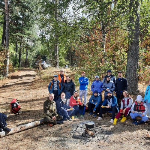 Первый раз с веслом в руках: лёгкий сплав по реке Воре (всё включено)