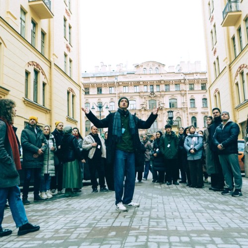 Стендап-экскурсия по Петербургу