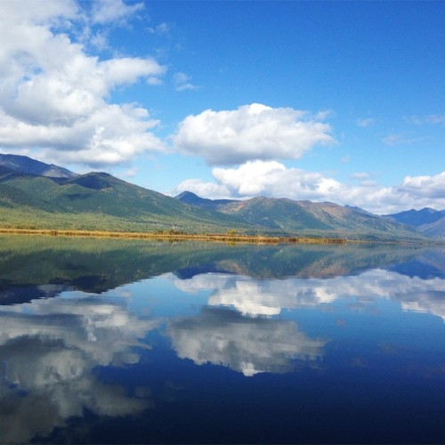 Активное путешествие на север Байкала с комфортом: прогулка на катере, рыбалка и природа