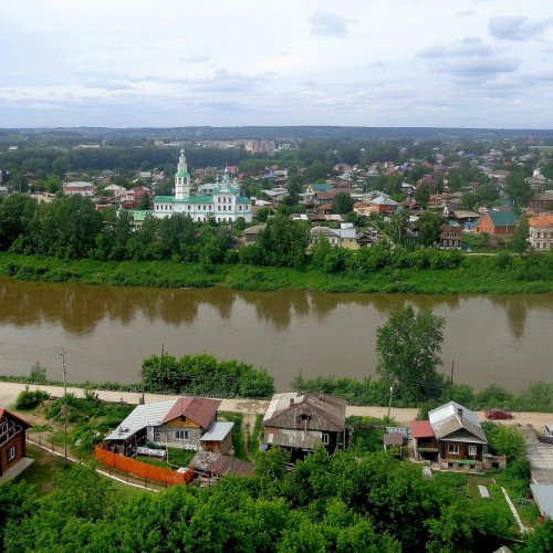 Из Екатеринбурга в Пермский край: самоварные истории и ледяной водопад Плакун