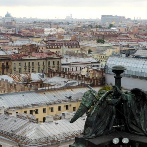 Три взгляда на город: неклассическая прогулка по Петербургу