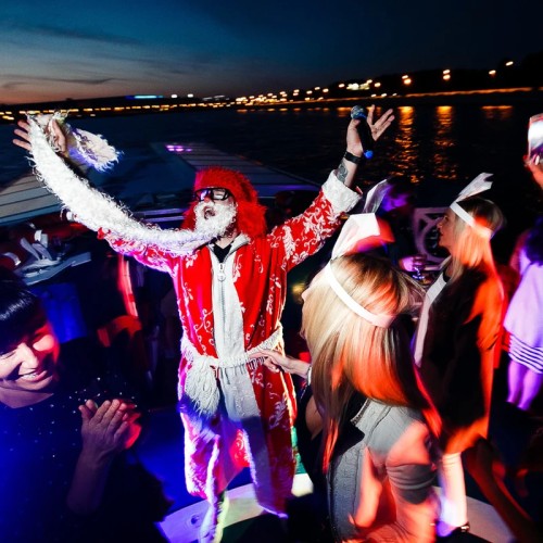 Клубный рейс на теплоходе «Пурга» (ср/чт/вск) — в Петербурге