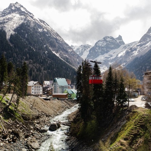 Прогулки по Домбаю: треккинги налегке к ущельям, горам и озёрам