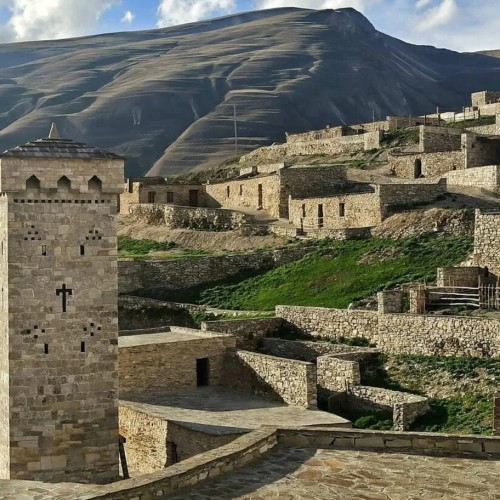 Из Грозного — в «маленькую Швейцарию»