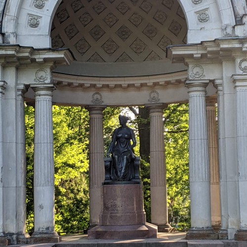 Неповторимое очарование Павловского парка: экскурсия на велосипеде