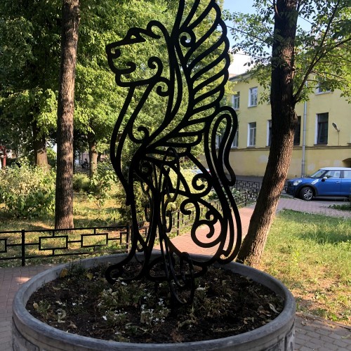 Фасады Пушкина, дворы Достоевского