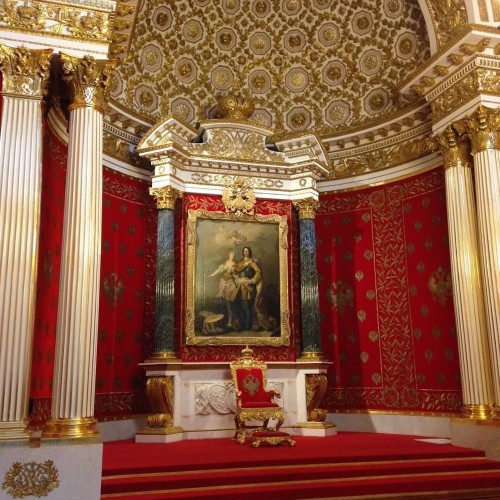 Семейная экскурсия по Эрмитажу «В гости к императорам»