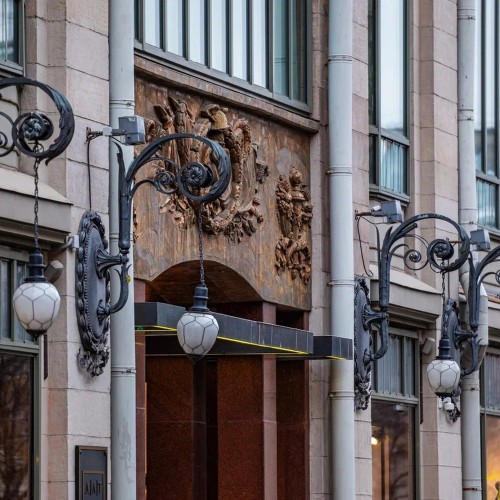 Петербург и его дворы, парадные и смотровая площадка