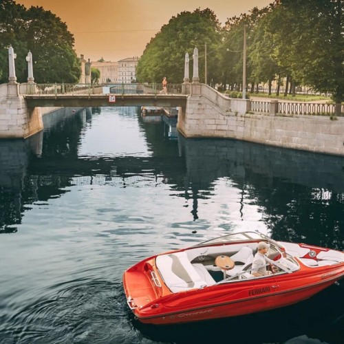 На катере Ferrari — по рекам и каналам Петербурга + разводные мосты