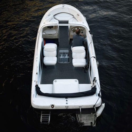 По рекам и каналам Санкт-Петербурга на катере с караоке