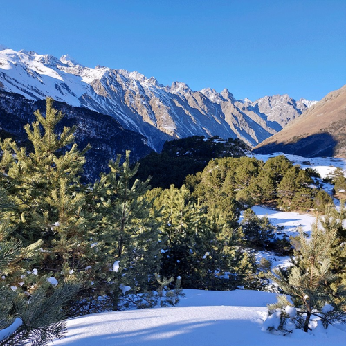 В снежную Верхнюю Балкарию на новогодние праздники: треккинг налегке с проживанием в гостинице