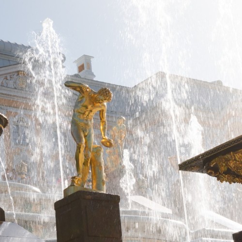 Фонтаны Петергофа: автобусная экскурсия из Петербурга