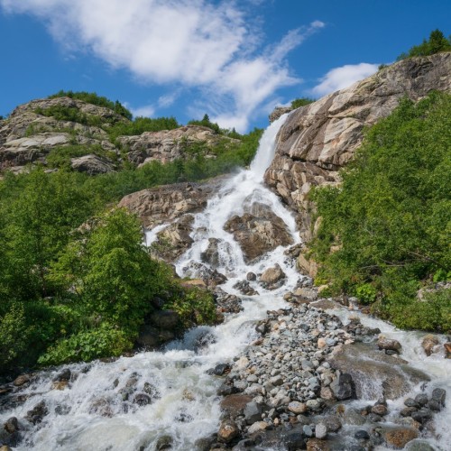 На джипах к водопадам Домбая и Архыза: индивидуальный отпуск с лёгкими треккингами