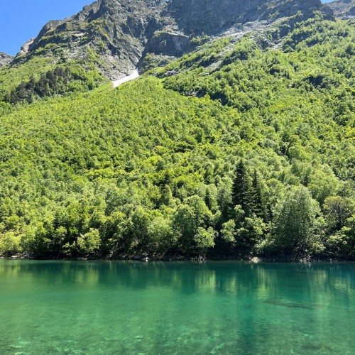 Экспресс-трип в Домбай с лёгкими треккингами: Алибекский водопад и Мусса-Ачитарские озёра