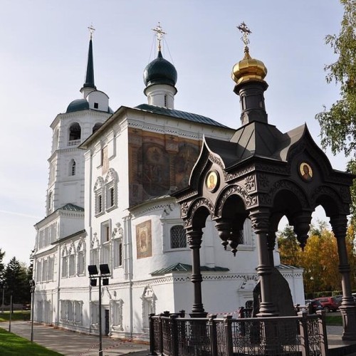 Краски Байкала: «Сибирский Париж», красоты Ольхона и цветение багульника