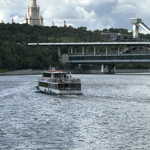 Серебряная лента: по Москве-реке на теплоходе
