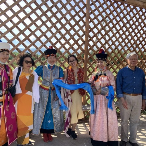 От Иркутска до Улан-Удэ: тур по Байкалу с прогулкой на катере, национальной кухней и экскурсиями