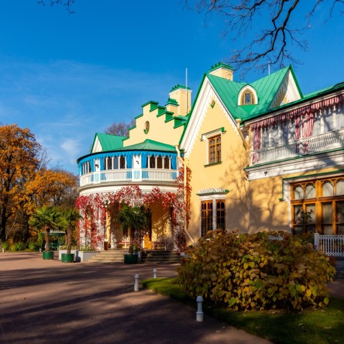 Атмосферная Александрия в Петергофе: когда фонтаны уже посмотрели