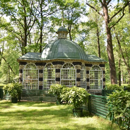 Нижний парк Петергофа: оранжерея, дворцы, фонтаны