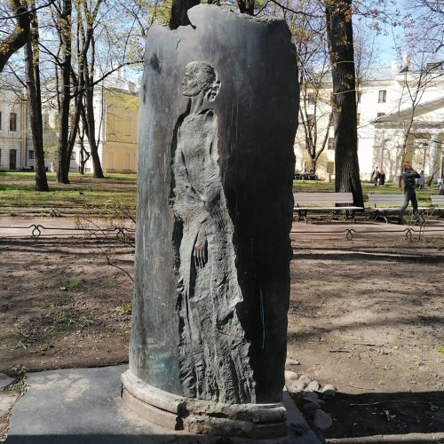 Поэтический Петербург Анны Ахматовой: стихи, дворы, истории